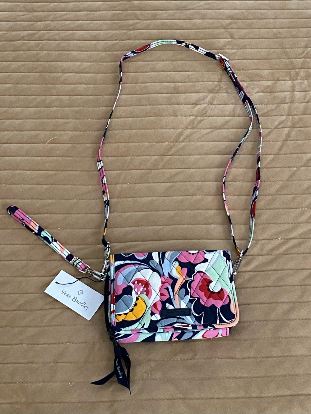 Vera Bradley Crossbody RFID NWT Mod Paisley